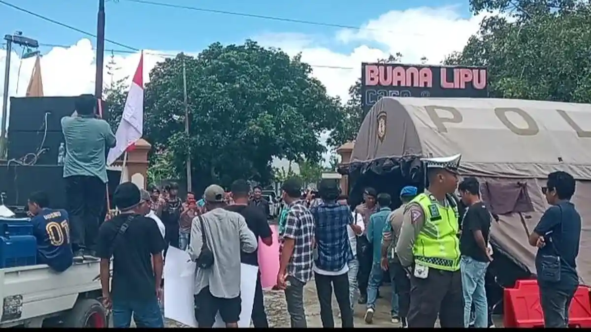 Puluhan Wartawan Halmahera Selatan Geruduk Lokasi Pleno Pemilu 2024