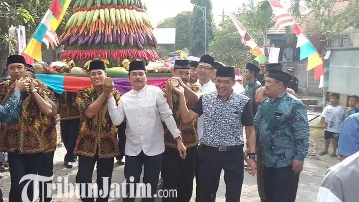 Jelang Pilkades Serentak, Bupati Gresik Sambari Qosim Turun ke Desa Minta Masyarakat Guyub Rukun