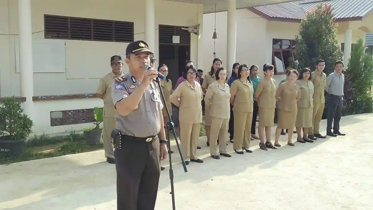 Kasat Binmas Tanamkan Sikap Disiplin Kepada Pelajar