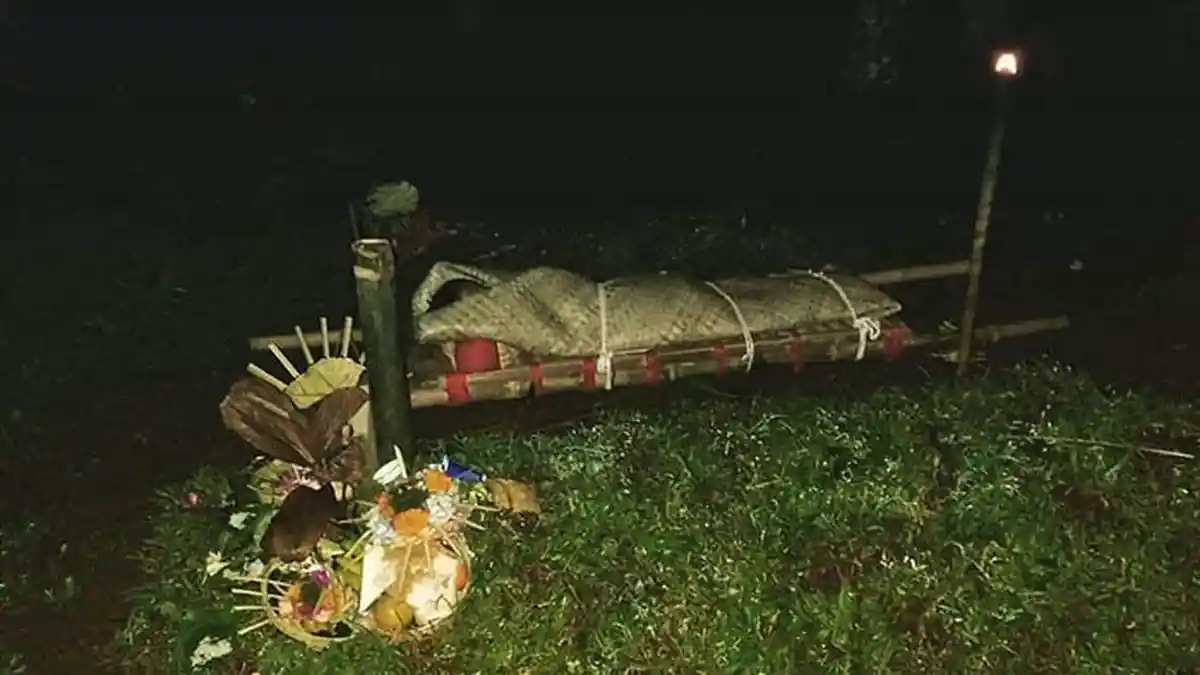 Pementasan Calonarang di Banjar Pengaji, Anak-anak Berebut Jadi Bangke Matah & Hadapi Risiko Ini