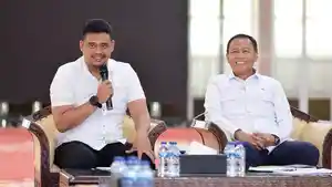 Gubernur-Sumatera-Utara-Sumut-Bobby-Nasution-metged.jpg