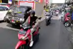 Lalu Lintas Ramai Lancar di Jalan Sukajadi Bandung