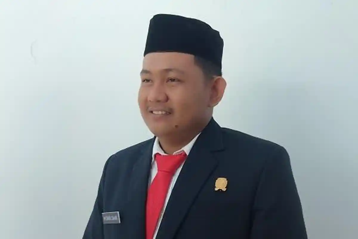 Kenalkan Muhammad Dandy Dahri Anggota DPRD Majene Termuda, Hobi Nonton Sandeq Race