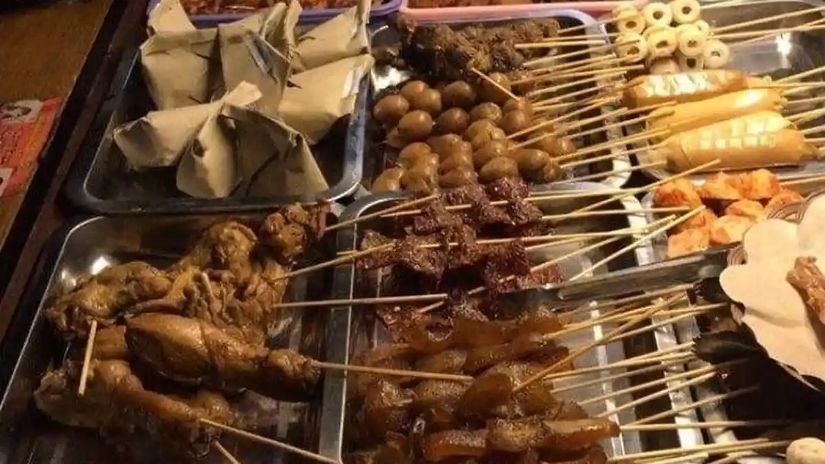 Angkringan Balap Paseban: Tempat Kuliner Murah Meriah dan Terlaris di Bantul
