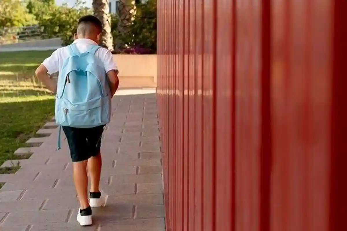 19 Pantun Mandiri, Ajaran Positif bagi Anak agar Tidak Selalu Bergantung kepada Orang Lain,  Bagikan