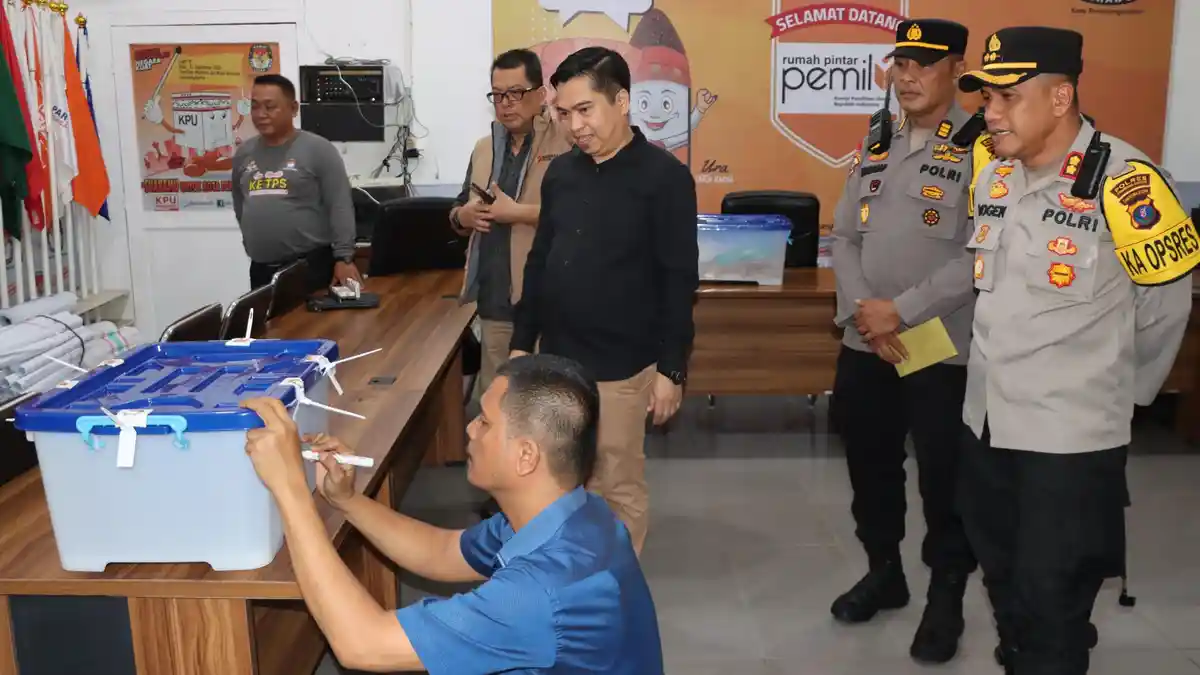 Kapolres Siantar Pastikan Pengawalan Logistik Hasil Rekapitulasi Pilkada Gubsu dan Wagubsu Aman