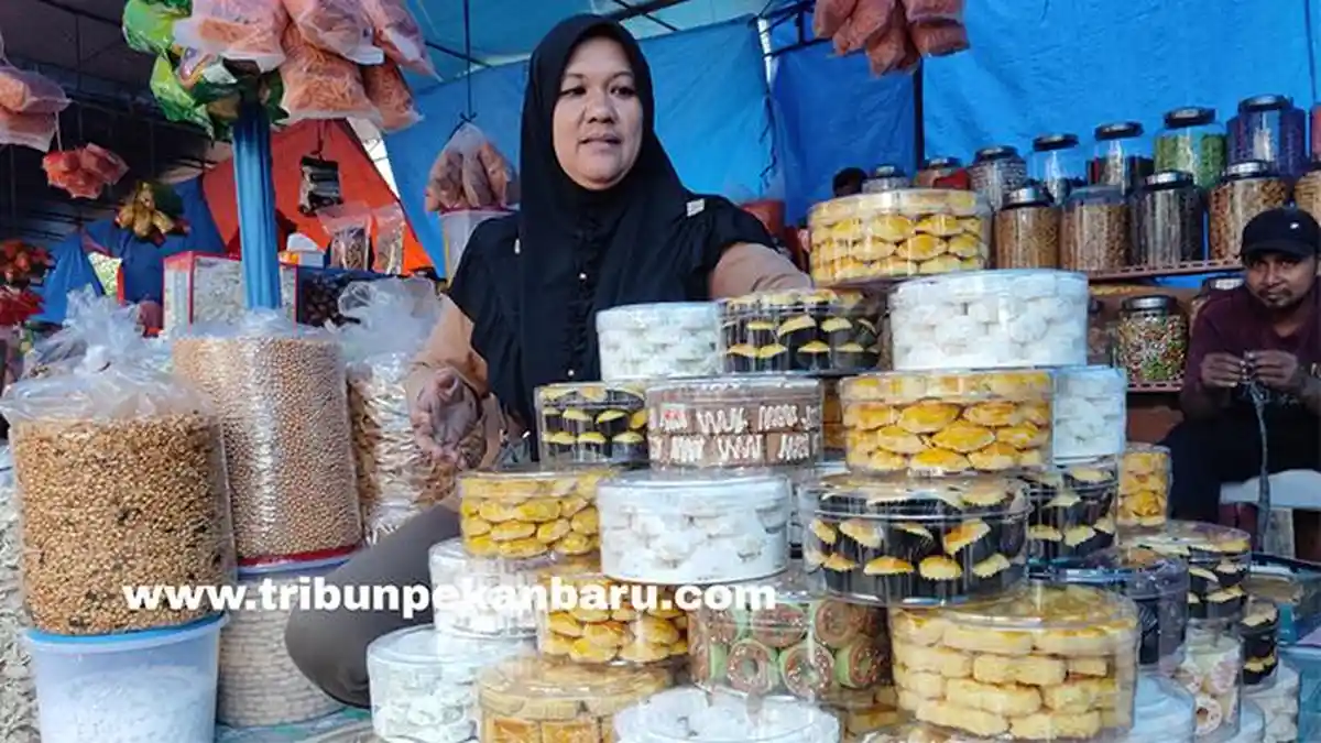 Warga Pekanbaru Mulai Berburu Kue Kering untuk Lebaran