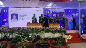 DJA-wisuda-02.jpg