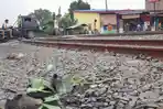Suasana-perlintasan-kereta-api-di-perbatasan-Kecamatan-Medan-Denai.jpg