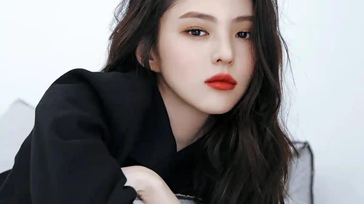 Ibunya Dikabarkan Menipu demi Uang, Han So Hee Tulis Permintaan Maaf untuk Para Korban