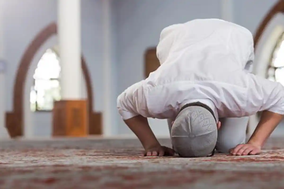 Bacaan Doa setelah Salat Subuh, Zuhur, Asar, Magrib, Isya, dengan Bahasa Arab, Latin, serta Artinya