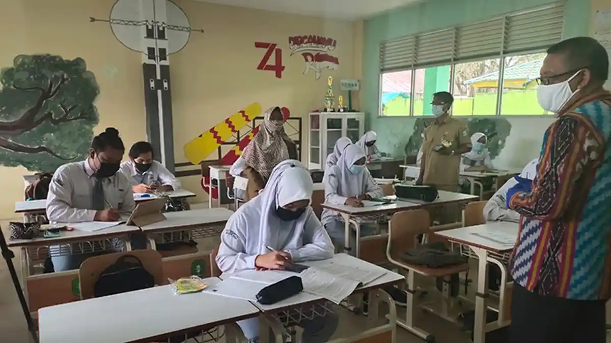 Teknis Pelaksanaan Belajar Tatap Muka di SMAN 3 Pontianak