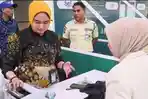 Warga Parepare Antre Sejak Pagi Tukar Uang Baru Jelang Lebaran