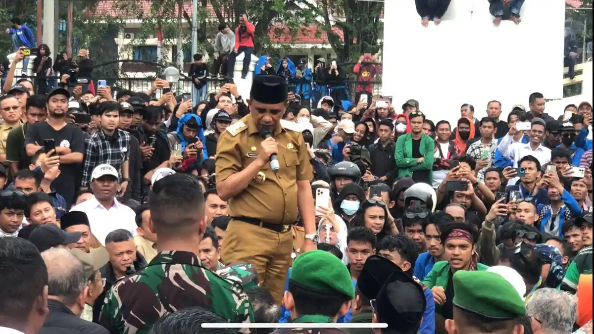 Aksi Jilid II Warnai Kota Palu, Gubernur Sulteng Anwar Hafid Duduk Bersama Pendemo