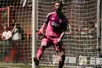 Eskpresi-Maarten-Paes-setelah-menepis-penendang-penalti-FC-Utrecht.jpg