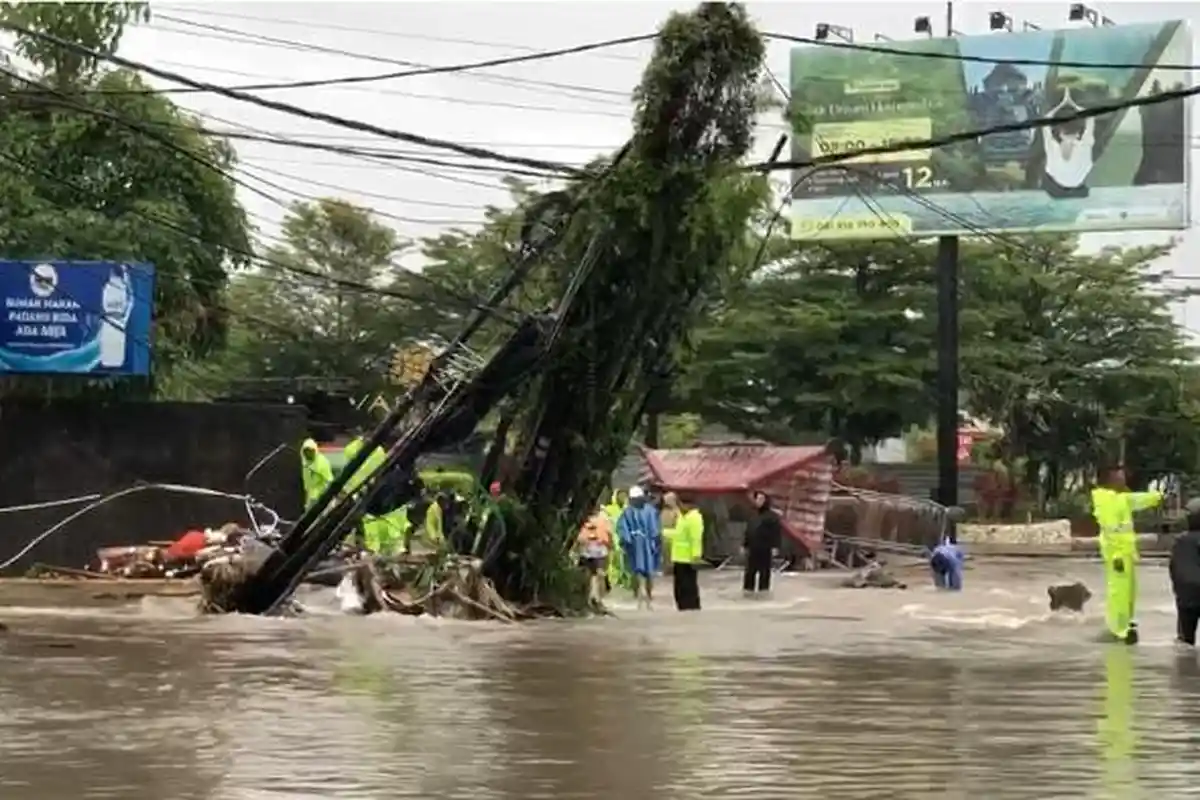 6 Fakta Banjir Bali: Tiang Listrik Roboh hingga Status Kini Tanggap Darurat