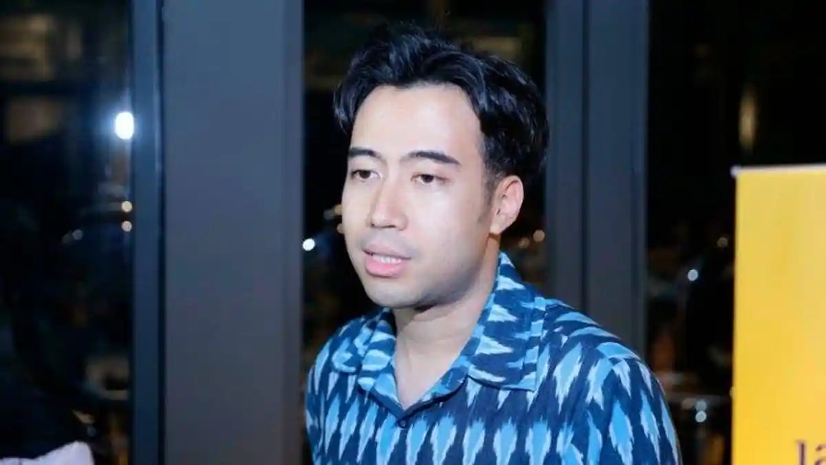 Spektakuler! Shopee Rilis Iklan Terbaru Garansi Tepat Waktu Dibintangi Vidi Aldiano