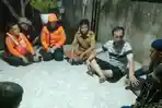 Tim-BPBD-Luwu-saat-berada-di-kediaman-keluarga-Dias-Erlangga-di-Desa-Cimpu.jpg