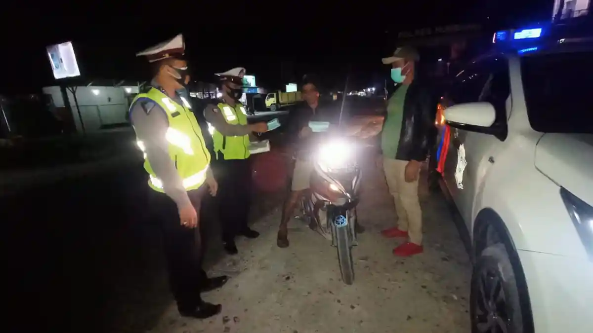 Cegah Penyebaran Omicron, Polres Humbahas Giat Ops Yustisi Malam
