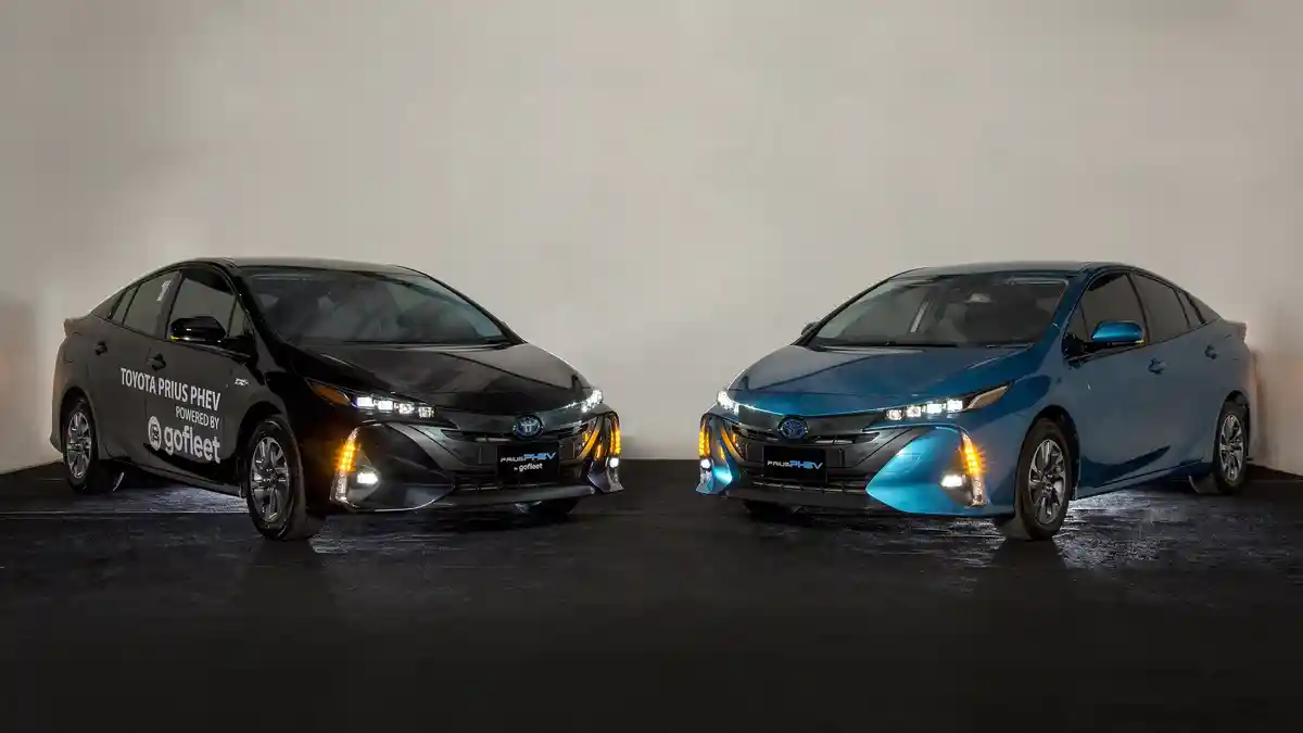 Toyota Resmi Perkenalkan Prius Plug-in Hybrid Electric Vehicle (PHEV)