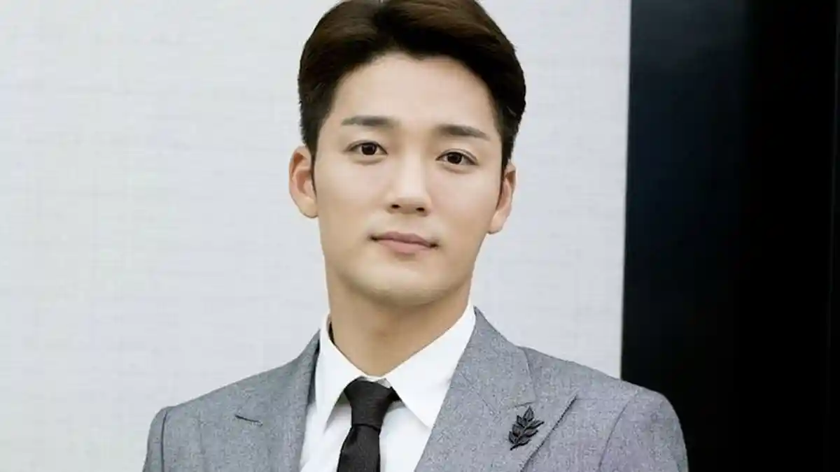 Kim Jin-woo Bakal Menikahi Pramugari pada Musim Gugur 2018