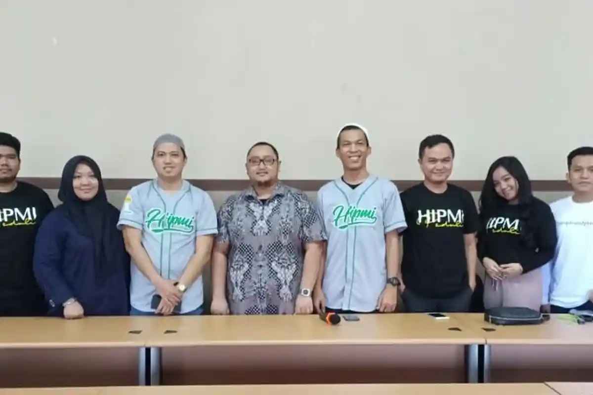 Gelar Hijab dan Make Up Class, Hipmi Lampung Datangkan Mona Istiara