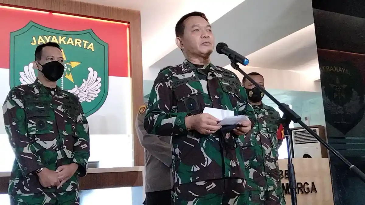 Pangdam Jaya Ungkap Kronologi Serda Nurhadi Dikepung Debt Collector Saat Bantu Warga