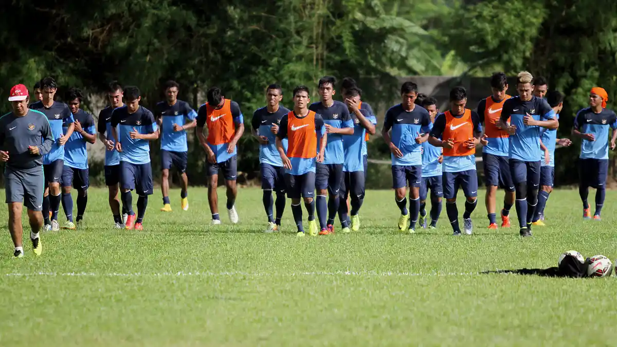 Materi Latihan Pertama Timnas U-23 Langsung Permainan Ringan
