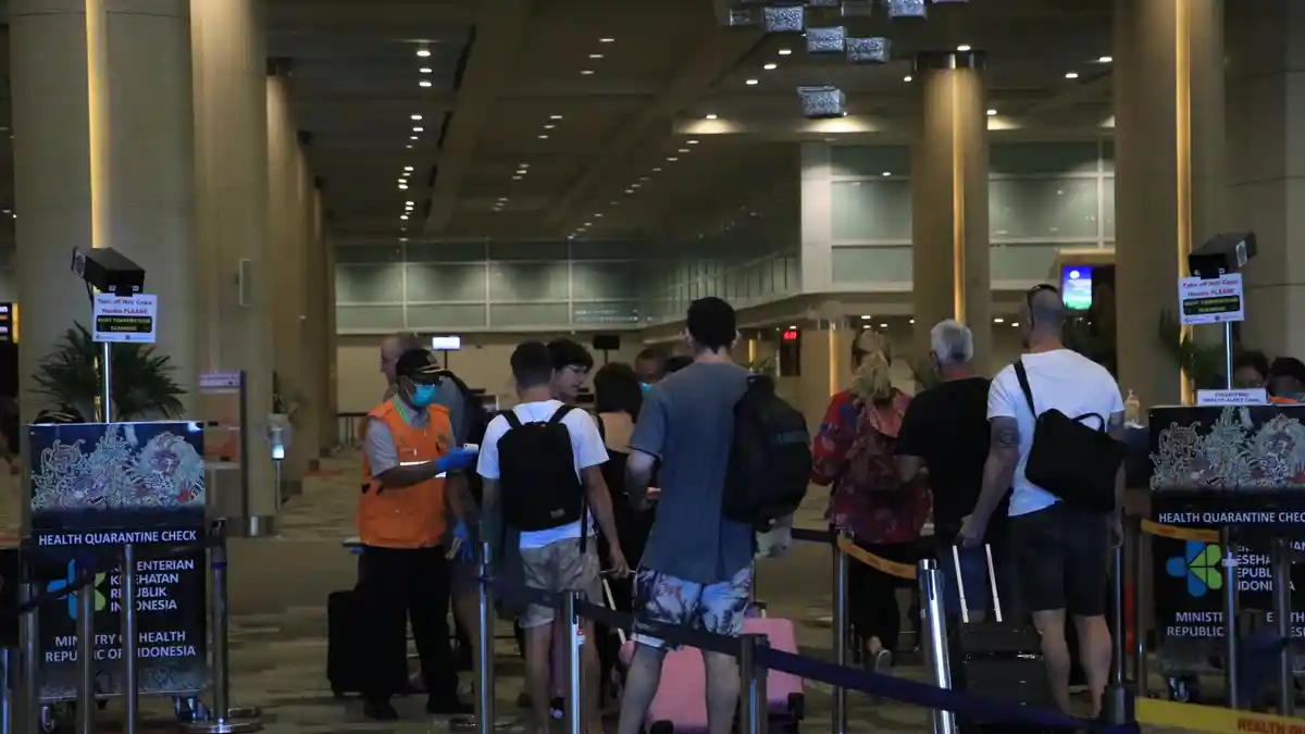 Warga Negara Asing Dilarang Masuk atau Transit ke Indonesia Mulai Hari Ini