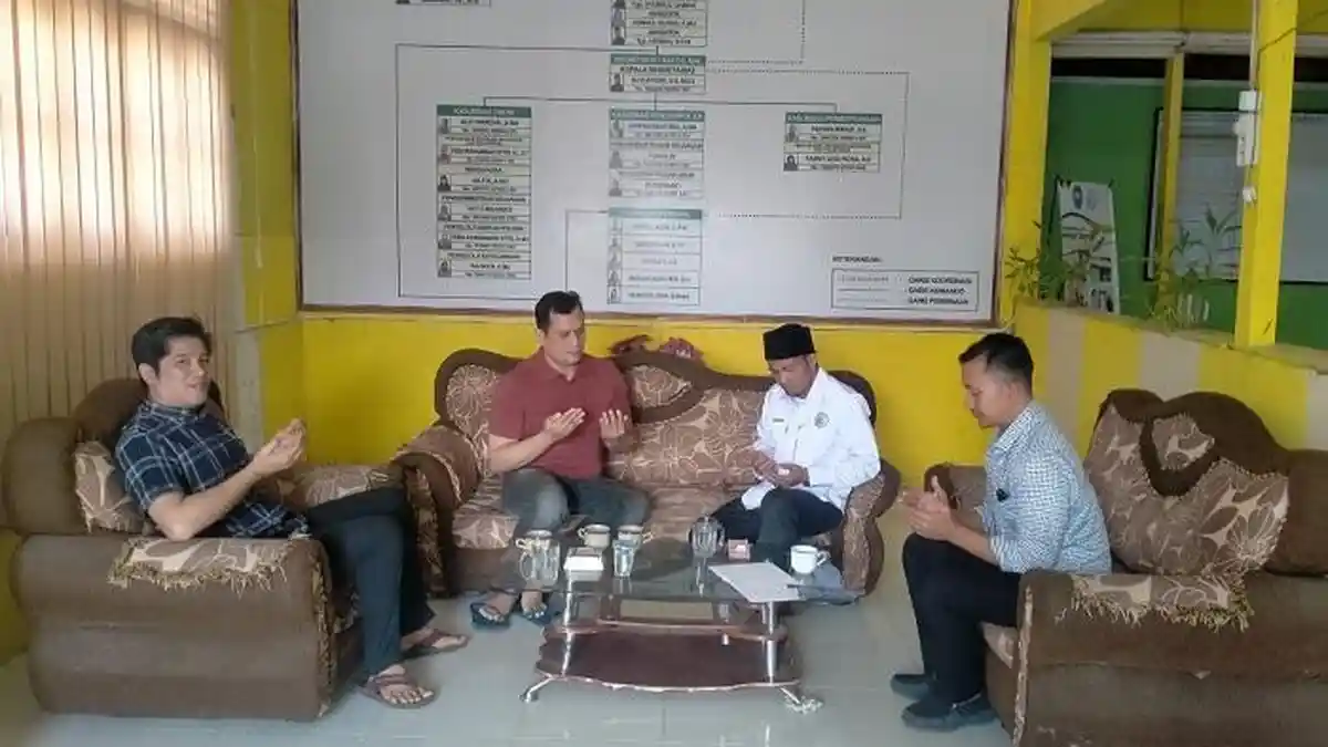 Dua Pengusaha Emas di Blangpidie Serahkan Zakat ke Baitul Mal Abdya