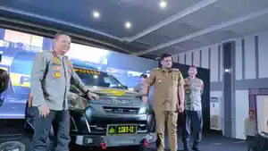 Kapolda-Sumut-Irjen-Agung-Setya-Imam-Effendi-saat-melaunching-mobil-patroli.jpg