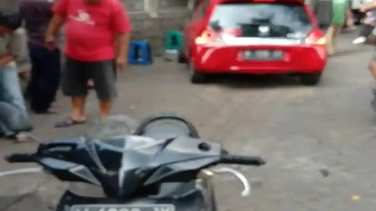 Kepala Gliyengan Akibat Vertigo Kambuh, Sopir Brio Tabrak 7 Motor Ojek Makam Sunan Giri Gresik
