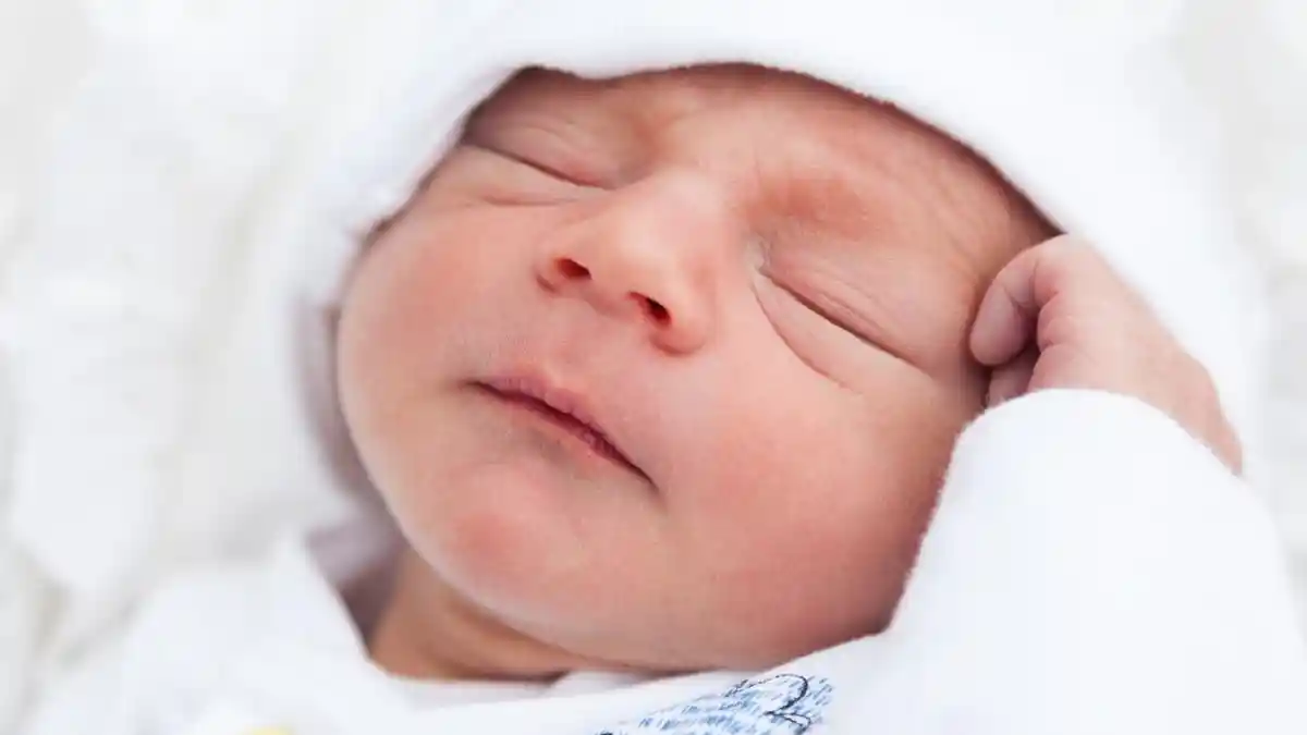 Daftar 20 Nama Bayi Laki-laki Islami 2 Kata: Fahim Hasan yang Bijaksana dan Baik