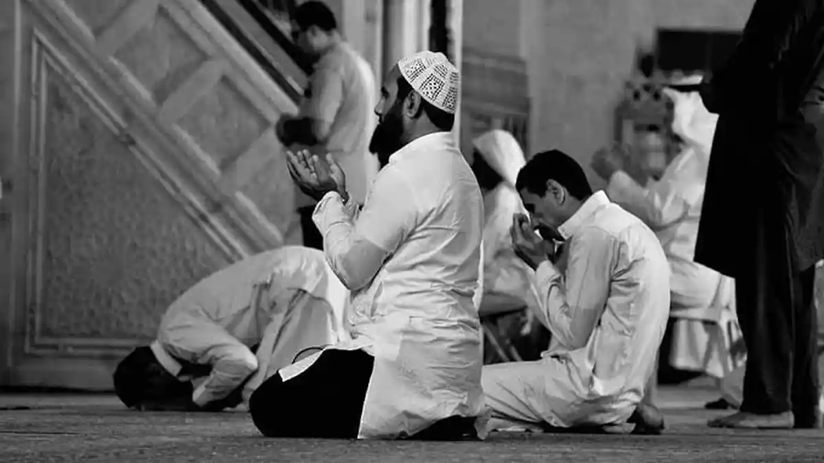 Bacaan Shalawat Munjiyat Latin dan Artinya, Lengkap Keutamaan Membacanya