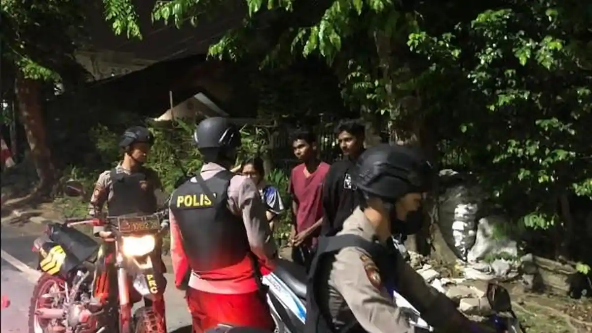 KOMPLOTAN Becak Hantu Beraksi dan Curi Pagar Rumah, Tiga Pelaku Diamankan Polisi