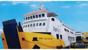 Kapal-ferry-di-NTT-KMP-Uma-Kalada.jpg