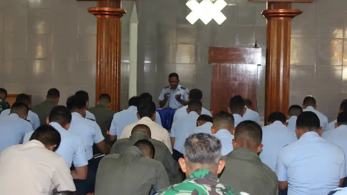 Anggota Lanud Suryadarma Gelar Doa Bersama Jelang HUT ke-73 TNI