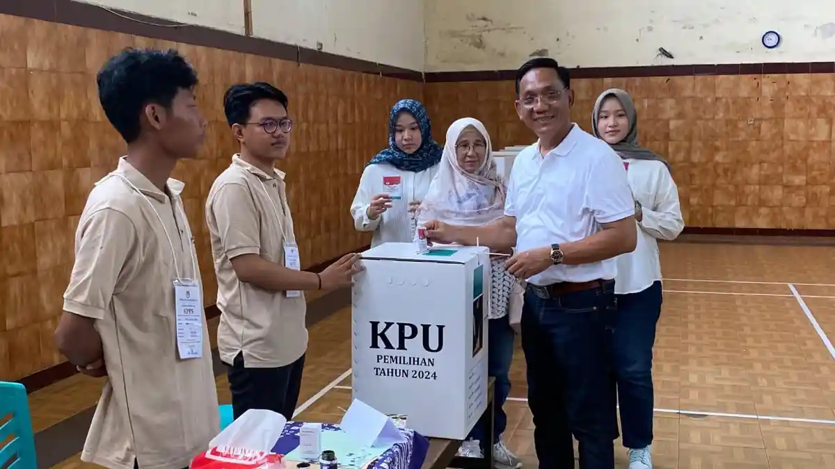 Calon Wawali Wawan Harmawan Nyoblos di TPS 13 Mantrijeron, Apa Pesan Untuk Warga?
