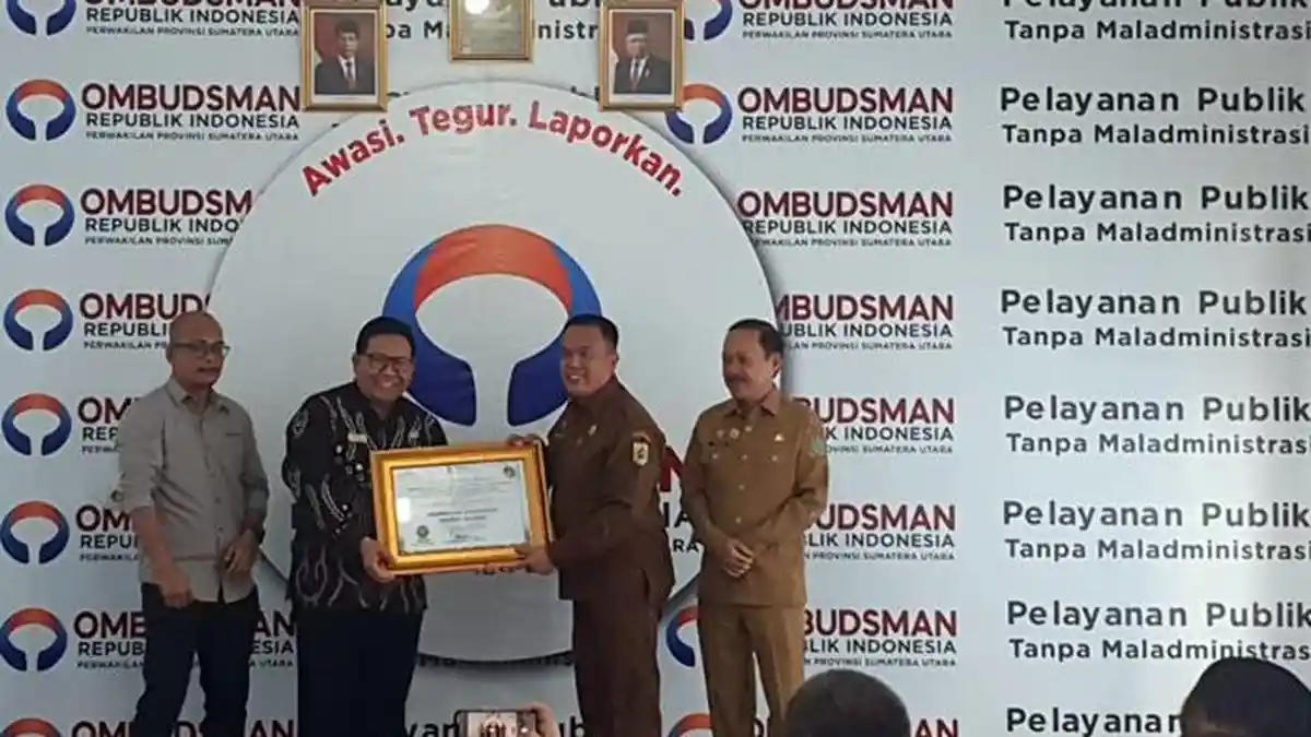 PEMKAB PAKPAK BHARAT Raih Penghargaan Predikat Penilaian Kepatuhan Penyelenggaraan Pelayanan Publik