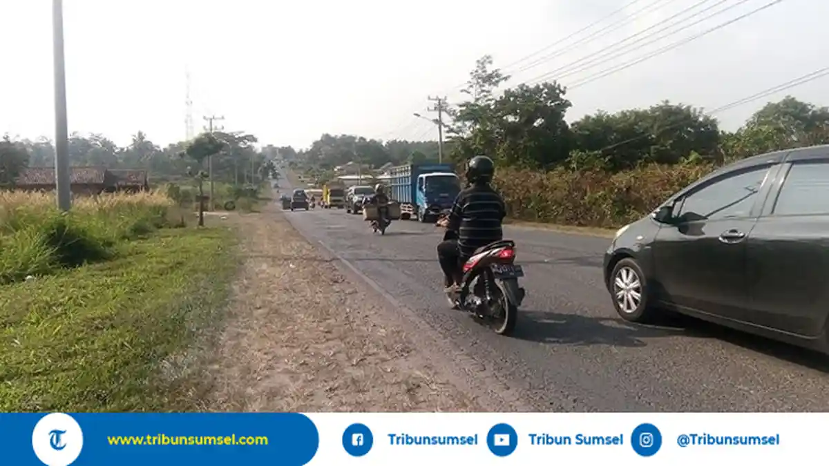 Banyak Ruas Jalan Rusak, Pemudik Diminta Hati-Hati Saat Lewati Jalur Mudik Jalinteng OKU Timur