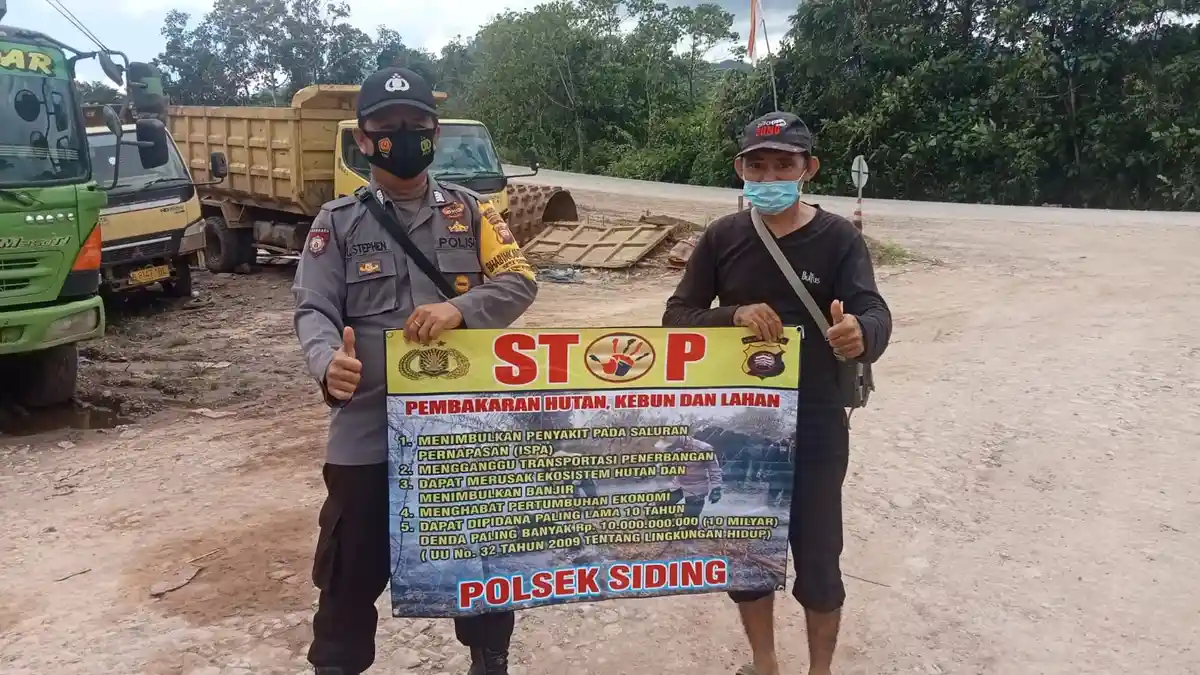 Personel Polsek Siding Terus Edukasi Warga untuk Minimalisir Karhutla