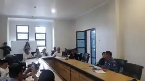 Suasana-rapat-penolakan-penunda.jpg