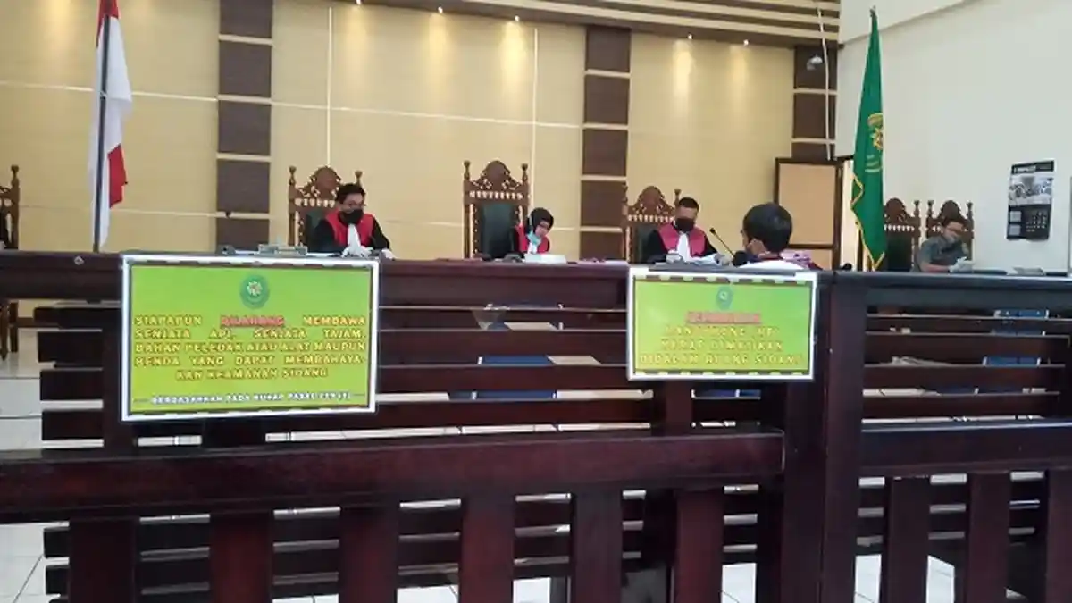 Anak Sedang Sakit, Terdakwa Pencuri Handphone di Masjid Divonis 4 Bulan Penjara