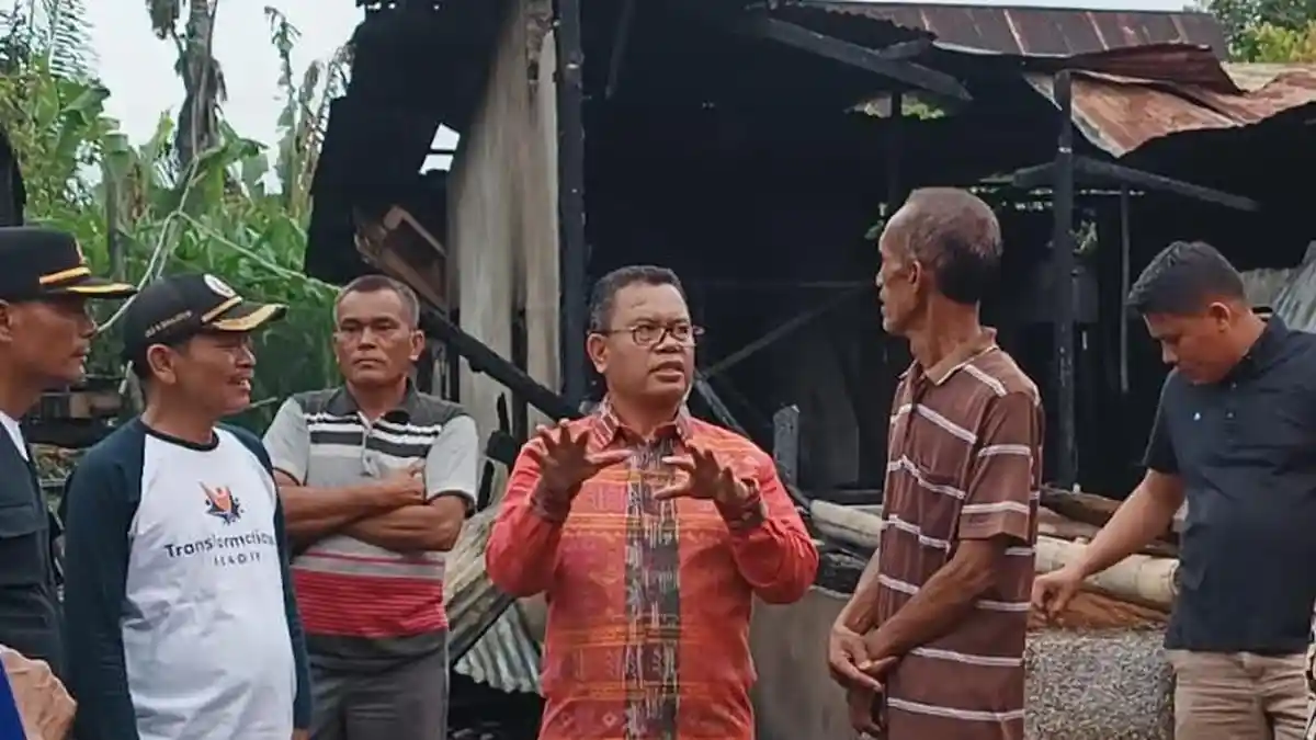 Kebakaran di Toba, Bupati Toba Janji Pemkab akan Bantu Mengurus Surat-surat Berharga Para Korban
