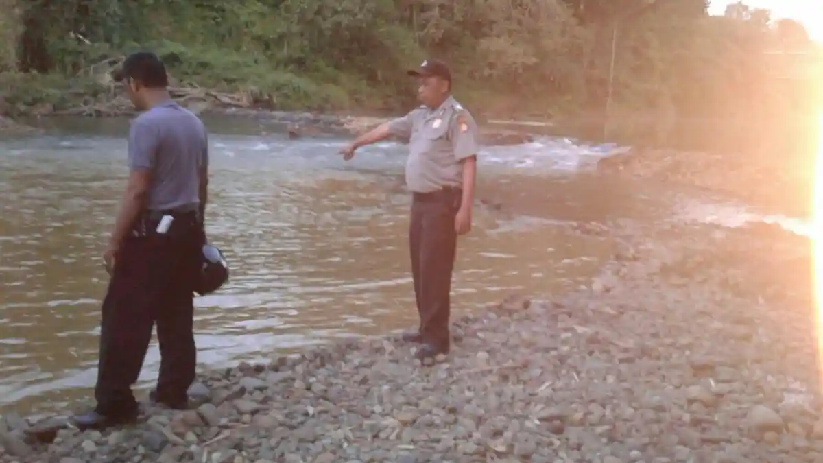 Terpeleset Usai Mandi, Bocah Tenggelam di Sungai Lekoboddong Maros