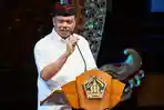 Sekda-Bali-Dewa-Made-Indra-membuka-Bimtek-Percepatan-Program-Piloting-Digitalisasi-Bantuan.jpg