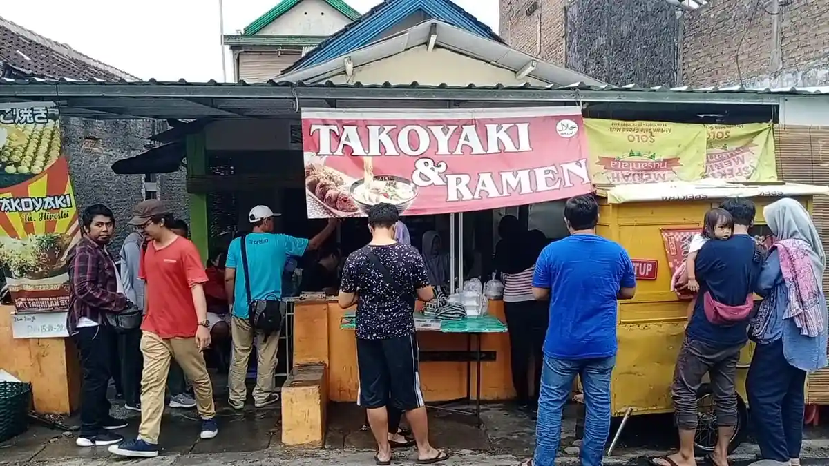 Kisah Pemilik Warung Takoyaki di Pucangsawit Solo: Pernah Jadi Supervisor Bisnis Keluarga di Jepang