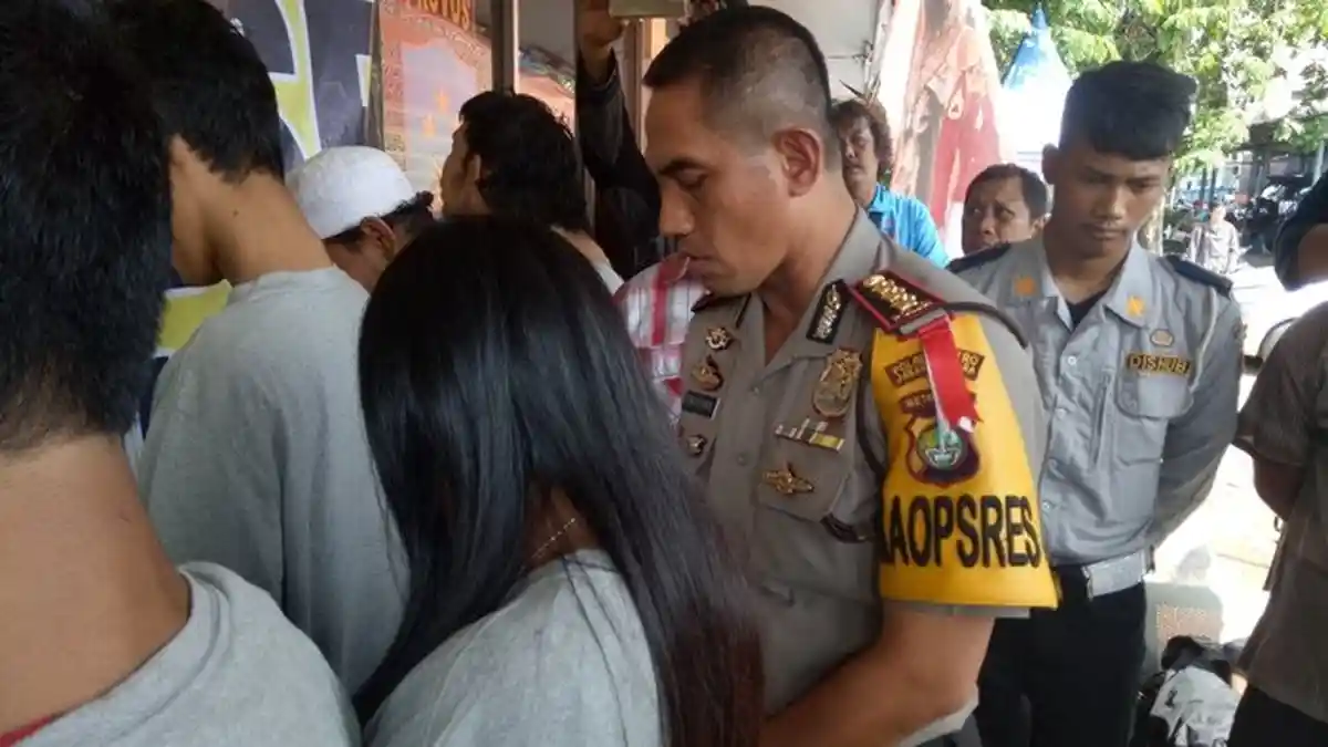 Gadis Belia Ini Dijadikan Umpan Begal Motor Pancing Calon Korban