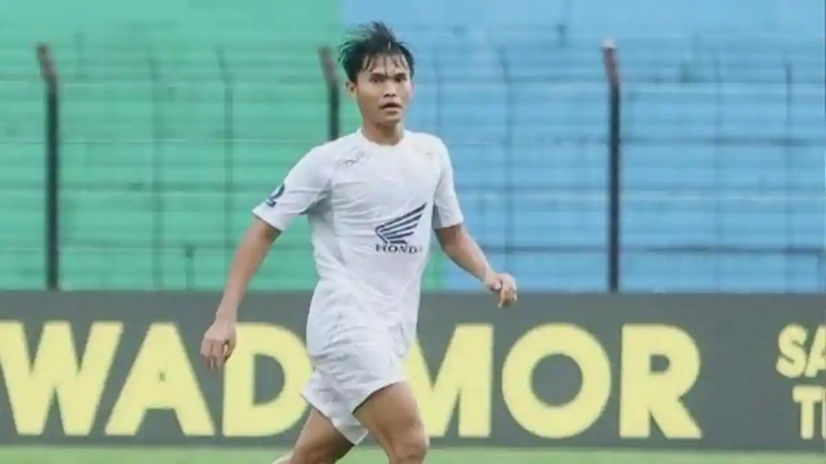 Gelandang PSM Makassar Rifky Dwi Septiawan Prediksi Arsenal Juara Liga ...