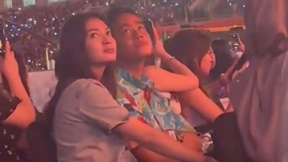 Gibran dan Selvi Terciduk Nonton Golden Disc Awards Bersama Pecinta K-Pop di Stadion JIS